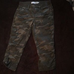 Camo capris pants